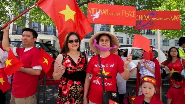 Auslandsvietnamesen begleiten das Volk zur Verteidigung des Hoheitsgewässers