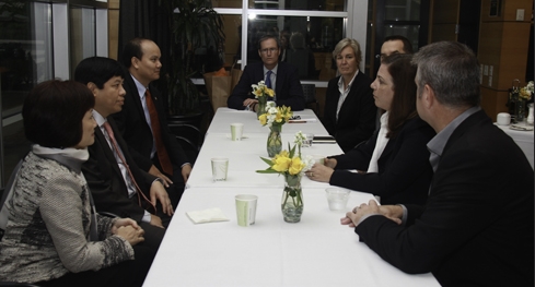 US-Konzerne Nike und Intel wollen ihre Produktion in Vietnam ausbauen