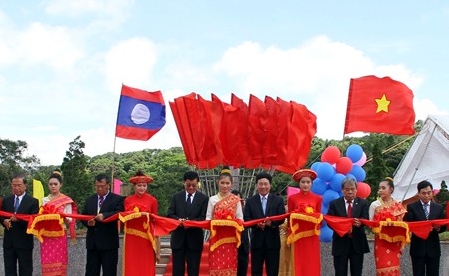 Einweihung des internationalen Grenzübergangs La Lay – Salavan