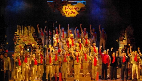 Theaterstücke zu politischen und sozialen Themen als Markenzeichen