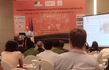 Frankreich teilt Erfahrungen über Sicherheit und Zivilsicherheit mit Vietnam