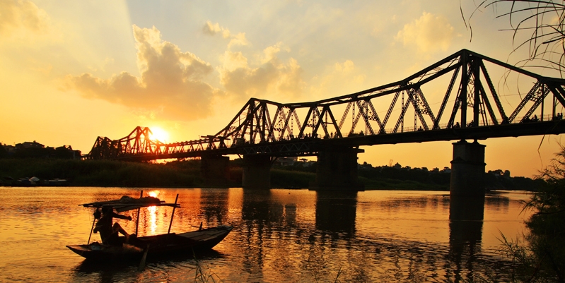 Die Brücken verbessern das Gesicht der Hauptstadt Hanoi