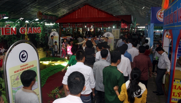 Werbung für Reis, Aquakulturprodukte und Obst aus dem Mekong-Delta