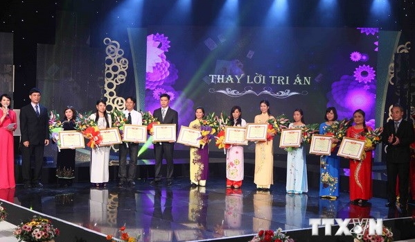 Provinzen feiern den Tag der vietnamesischen Lehrer