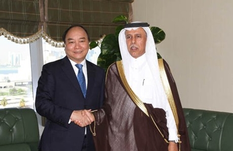 Vize-Premierminister Phuc besucht Katar