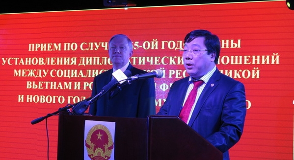 Moskau: Empfang zur 65. Aufnahme diplomatischer Vietnam-Russland-Beziehung