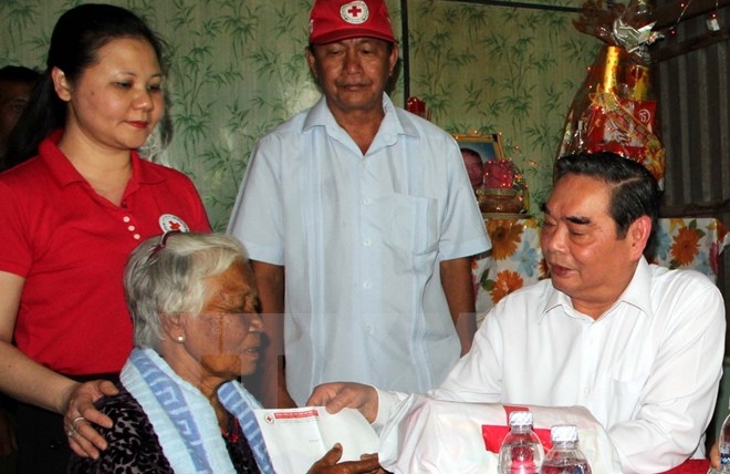 Sorge am Tetfest für arme Menschen und Agent-Orange-Opfer