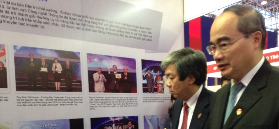 Zeitungen sollen die Funktionen Aufsicht und Kritik erfüllen