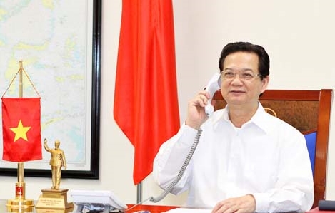 Premierminister Nguyen Tan Dung telefoniert mit Premierminister Japans Shinzo Abe