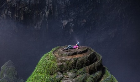Werbung für Höhle Son Doong in Singapur