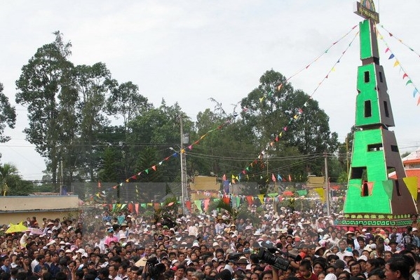 Nguyen Thien Nhan beglückwünscht Gläubige der buddhistischen Sekte Hoa Hao