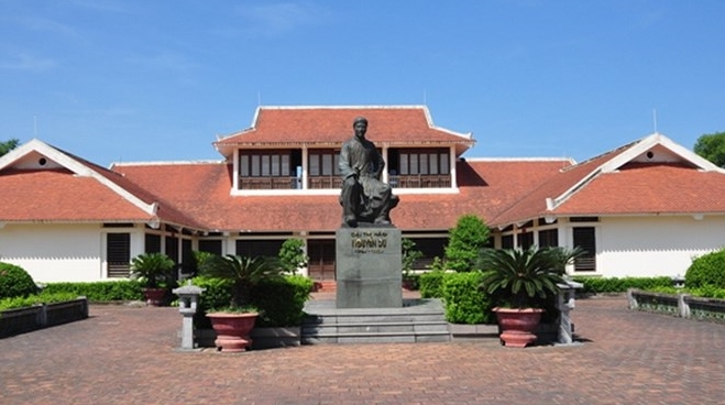 Ha Tinh: Aktivitäten zum 250. Geburtstag des hevorragenden Dichters Nguyen Du