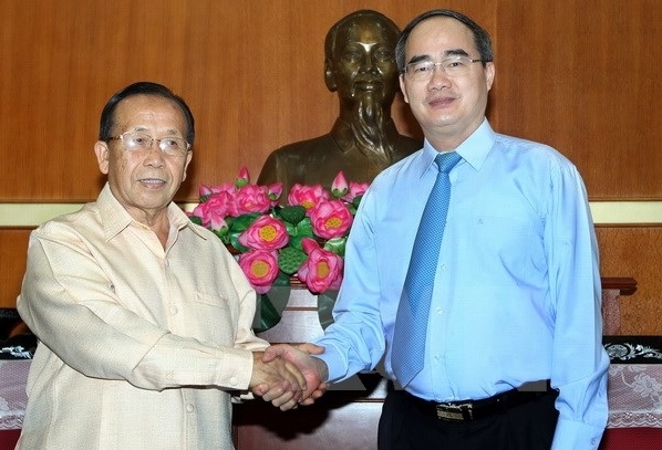 Verstärkung der Zusammenarbeit zwischen Vaterländischer Front Vietnams und Laos