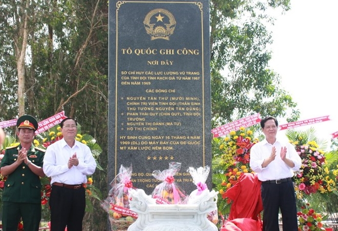 Premierminister bei Feier zum Tag der Kriegsinvaliden und gefallenen Soldaten