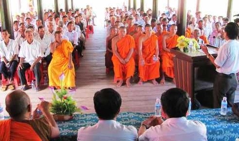 Aufklärung der Politik über ethnische Minderheiten
