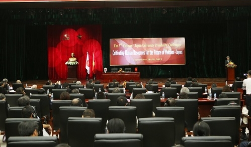 Zusammenarbeit bei Ausbildung der Arbeitskräfte mit höherer Qualifikation verstärkt