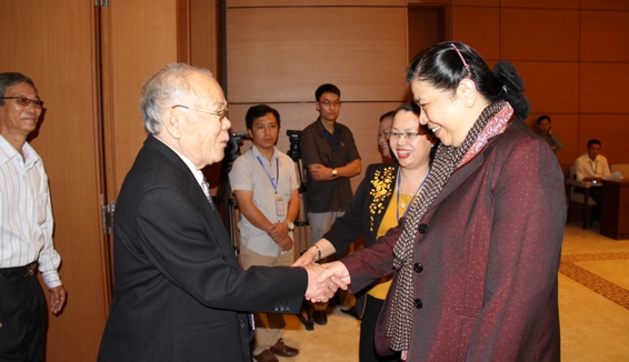 Vize-Parlamentspräsidentin Phong trifft Abgeordnetendelegation aus Dong Nai