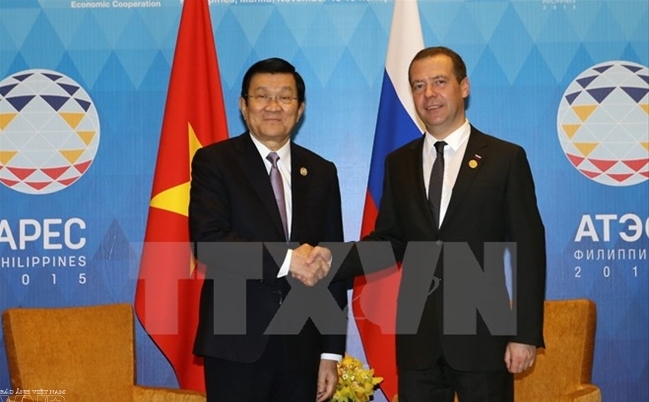 Staatspräsident Truong Tan Sang trifft Russlands Premierminister Dimitri Medwedew