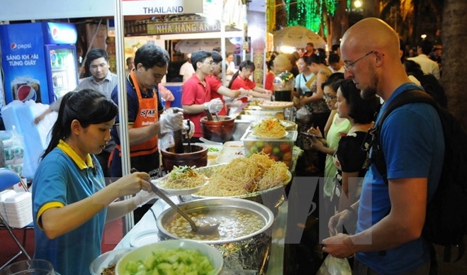 Verstärkung der internationalen Verbindungen zur Tourismusförderung