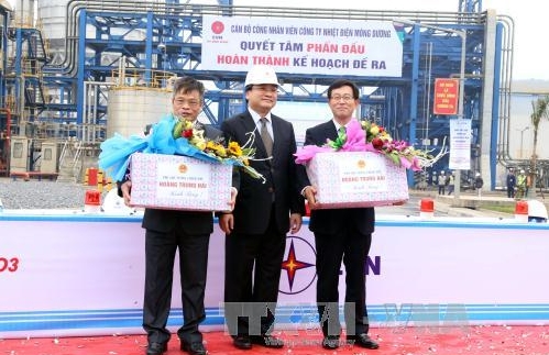 Einweihung des Wärmekraftwerks Mong Duong 1