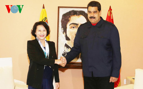 Nguyen Thi Kim Ngan trifft Venezuelas Präsident Nicolas Maduro