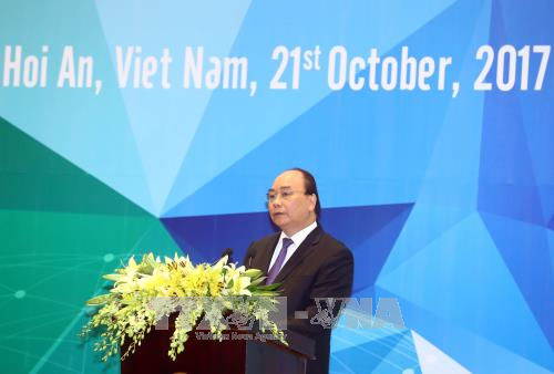 Premierminister Nguyen Xuan Phuc nimmt an APEC-Finanzministerkonferenz teil