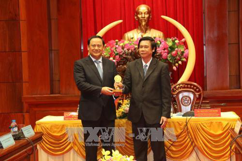 Der laotische Vizepremierminister besucht die Provinz Tien Giang