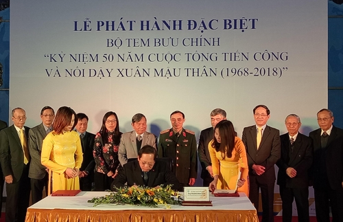 Briefmarkenkollektion zum 50. Jahrestag des Aufstands im Frühling Mau Than