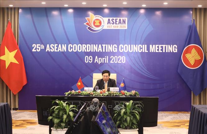Vizepremierminister Pham Binh Minh leitet Online-Sitzung des ASEAN-Koordinationsrates
