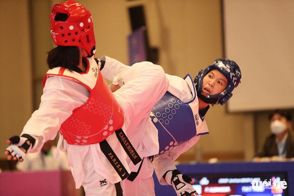 Taekwondoin Truong Thi Kim Tuyen gewinnt Goldmedaille beim Asien-Taekwondo-Meisterschaft 2021