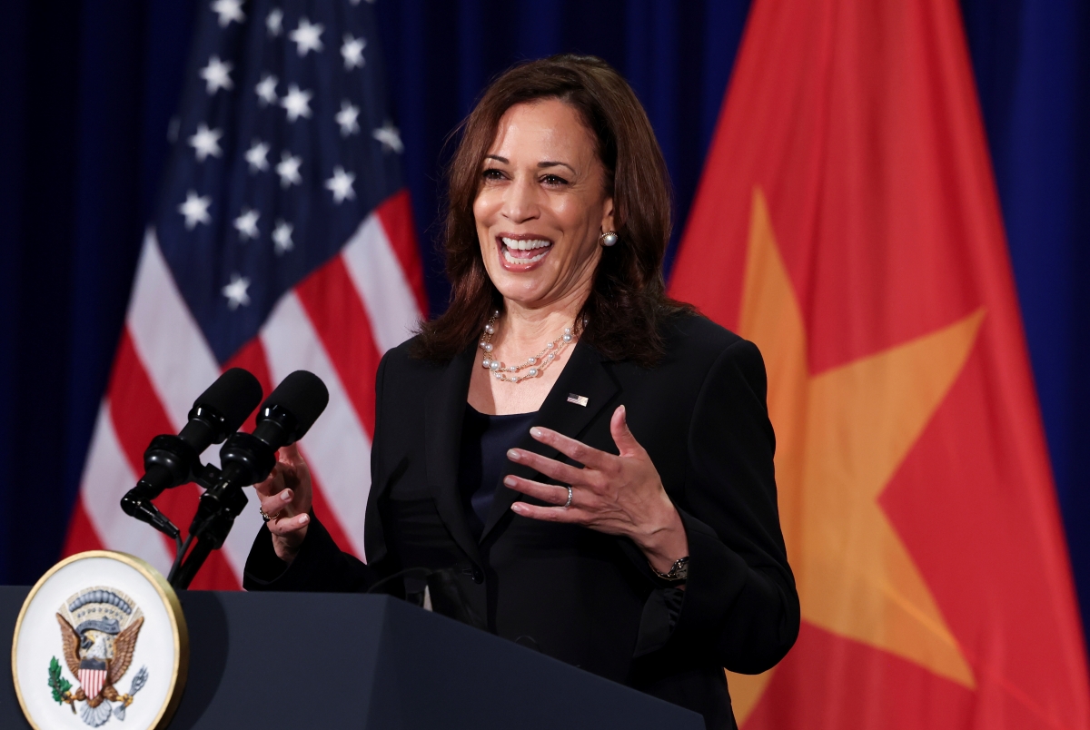 Internationale Medienanstalten berichten über Vietnam-Besuch der US-Vizepräsidentin Kamala Harris