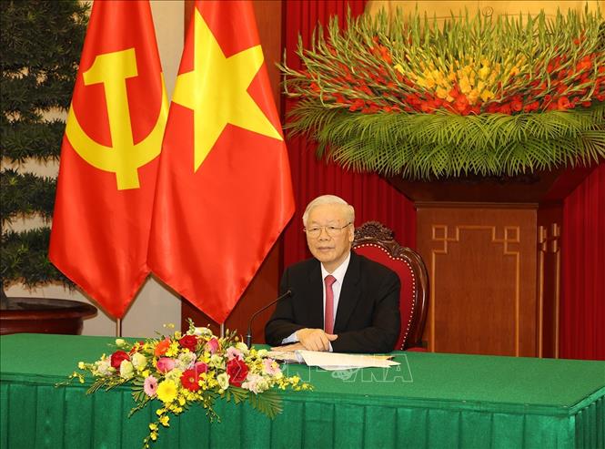 Generalsekretär Nguyen Phu Trong führt Telefongespräch mit Chinas Parteichef Xi Jinping