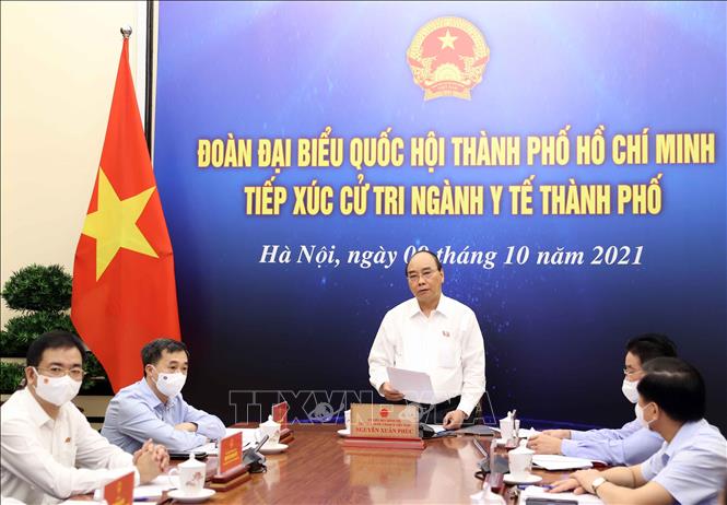 Staatspräsident Nguyen Xuan Phuc trifft Wähler der Gesundheitsbranche von Ho Chi Minh Stadt
