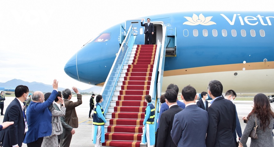 Premierminister Pham Minh Chinh auf dem Weg nach Japan