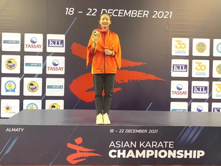 Karate-Kämpferin Hoang Thi My Tam gewinnt Goldmedaille bei Karate-Asienmeisterschaft 2021