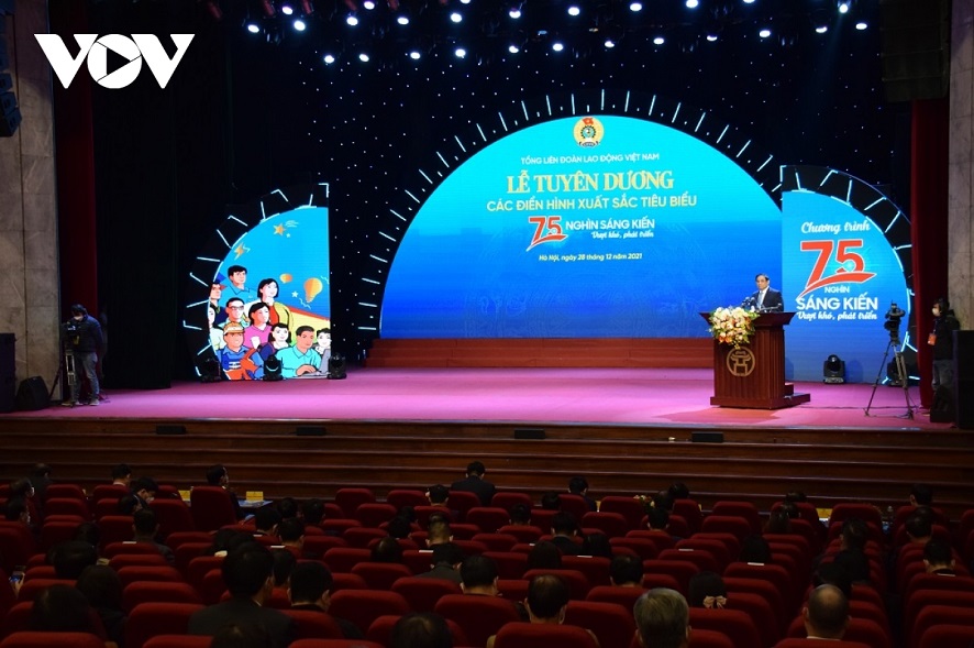 Premierminister Pham Minh Chinh: Verbesserung der Effektivität von Initiativen für Produktion