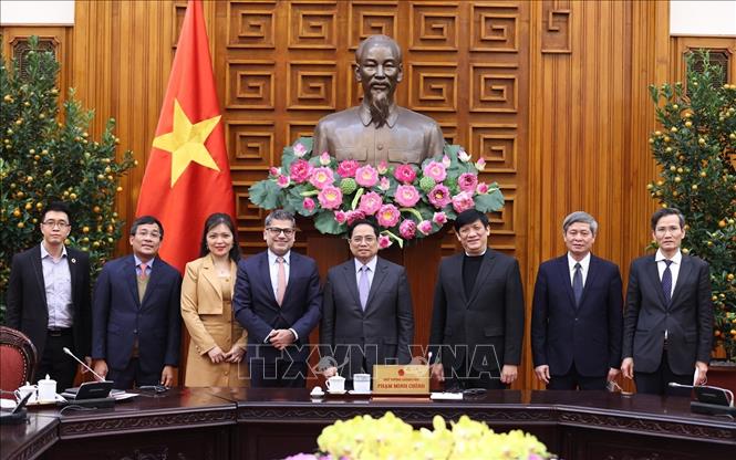 Pham Minh Chinh fordert AstraZeneca zur Lieferung weiterer Impfstoffe und Medikamente gegen Covid-19 an Vietnam auf