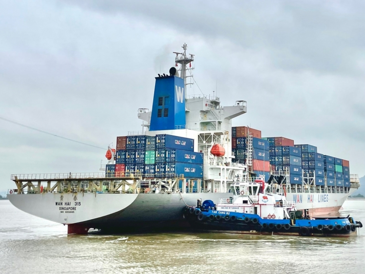 Internationaler Containerhafen Tan Cang Hai Phong empfängt erstes Frachtschiff von Wanhai Lines