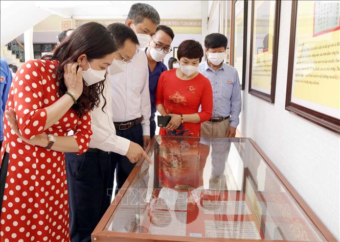Ausstellung “Inselgruppen Hoang Sa und Truong Sa Vietnams – historische und rechtliche Beweise” in Bac Giang
