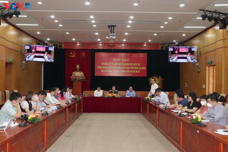 Nationales Wissenschaftsseminar zum 132. Geburtstag des Präsidenten Ho Chi Minh