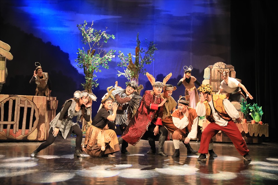 Jugendtheater stellt Kunstprojekt „Der interessante Sommer“ vor