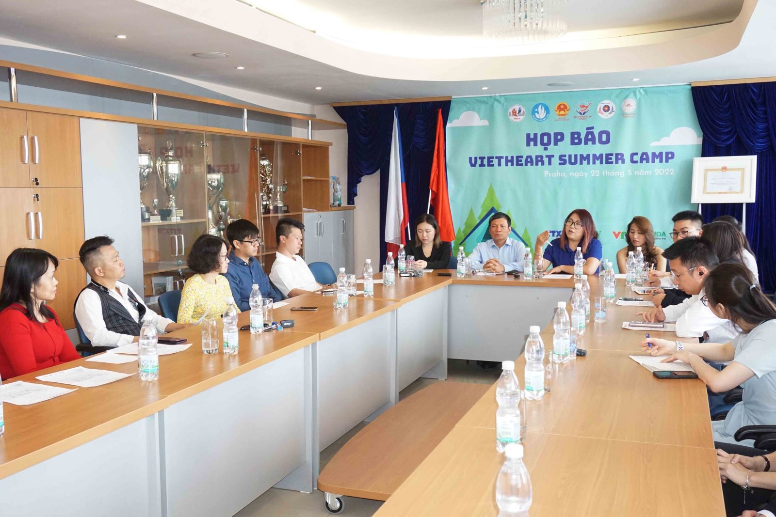 Vietheart Summer Camp 2022 für vietnamesische Jugendliche und Studenten in Europa
