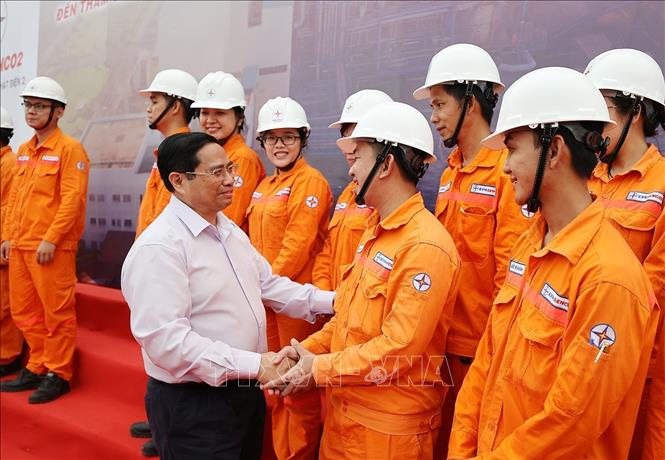 Premierminister Pham Minh Chinh: Forschung zur Entwicklung des Wind- und Solarstroms