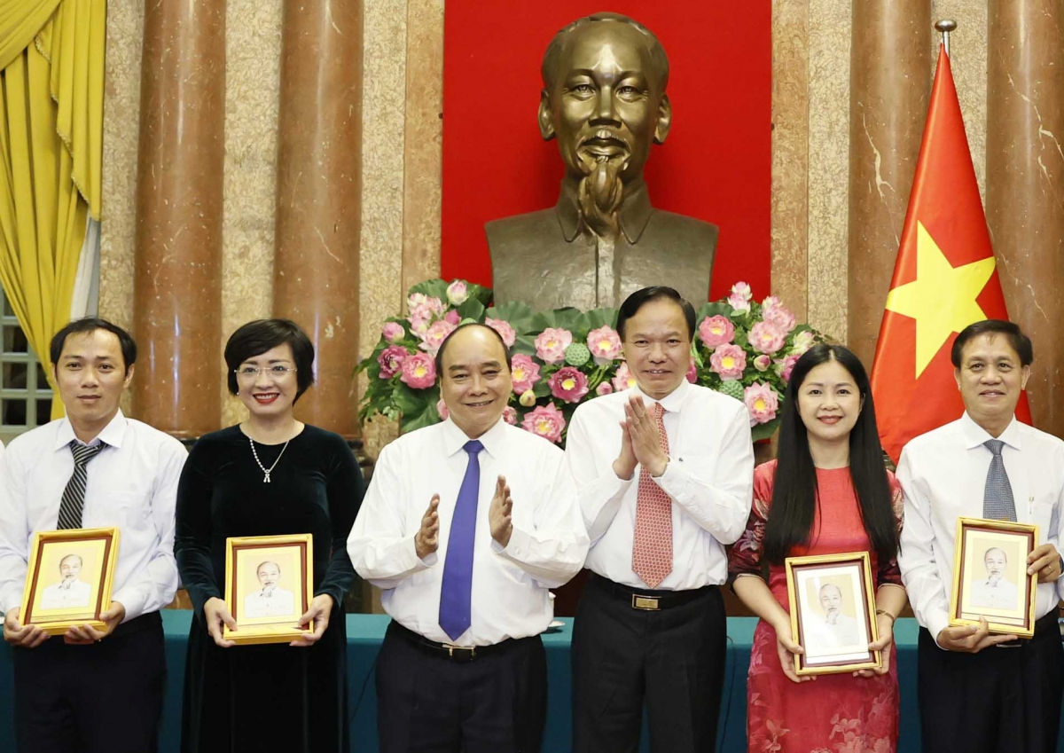 Staatspräsident Nguyen Xuan Phuc: Fortsetzung der Wettbewerbskampagne der Gas- und Ölbranche