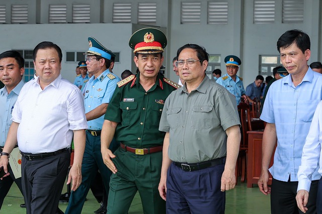 Premierminister fordert zum Bau des Terminals T3 am Flughafen Tan San Nhat auf