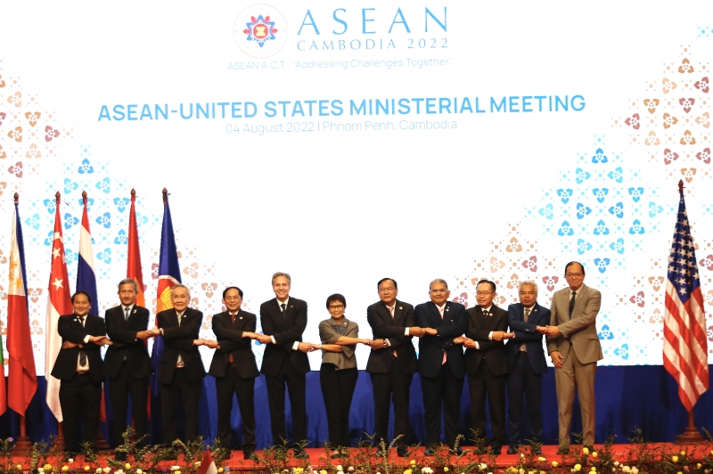 Weitere Aktivitäten von Außenminister Bui Thanh Son bei ASEAN-Außenministertreffen