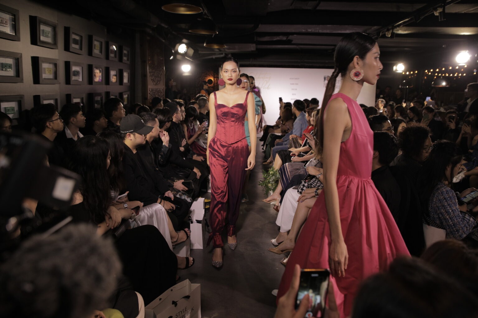 „Celebrating Local Pride Herbst/Winter 2022” – Modenschau zur Ehrung vietnamesischer Mode