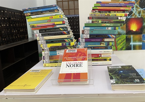Ausstellung wertvoller Bücher im „Raum französischer Bücher“ in Hanoi