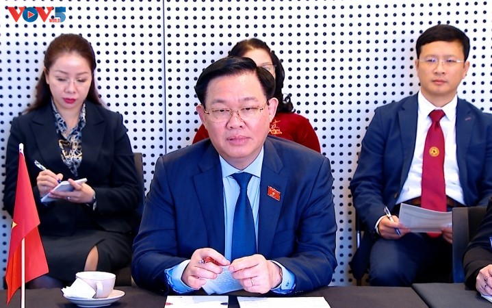 Parlamentspräsident Vuong Dinh Hue trifft Vizekanzler und Präsident der RMIT University