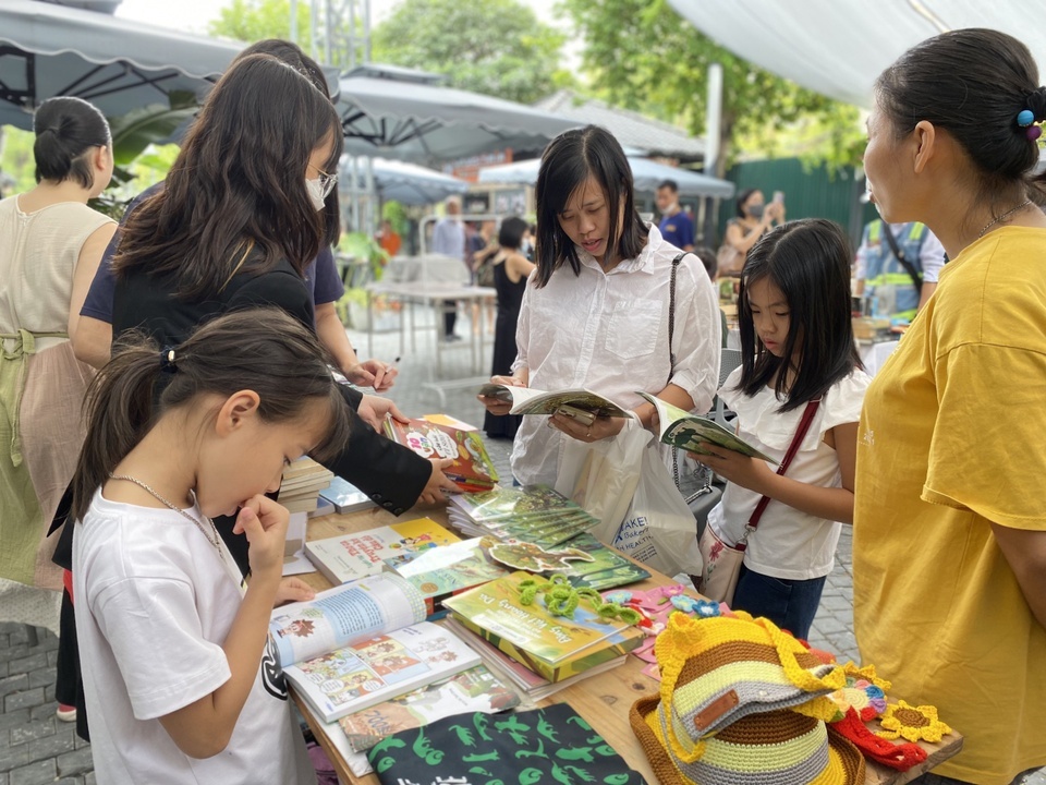 „Markttag zur Leseförderung” in der Buchstraße in Ho-Chi-Minh-Stadt